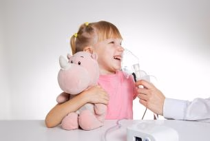 Imagen relacionada con ¿Cómo actúa el fisioterapeuta en la fisioterapia respiratoria pediátrica?